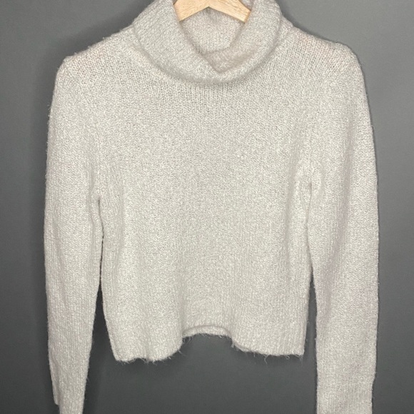 Brandy Melville Sweaters - Brandy Melville Turtleneck Sweater